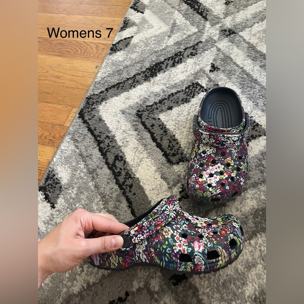 Vera Bradley crocs size womens 7 limited edition